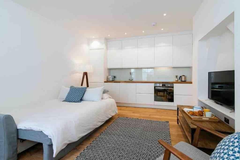 Charming Stylish One-Bedroom Apartment Londen Buitenkant foto